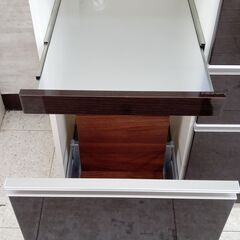 ★リユースのサカイ高崎店★TJ13625 パモウナ レンジボード こげ茶 H203×D50×W140 クリーニング済みの画像