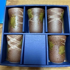 焼酎サーバーとグラスの画像