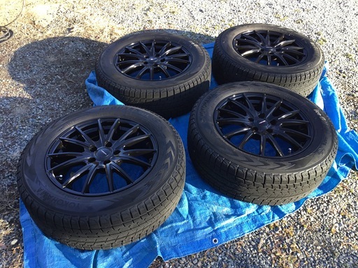 スタッドレスタイヤ アルミホイール　4本セット　225/65 R17  VELVA SPORTS