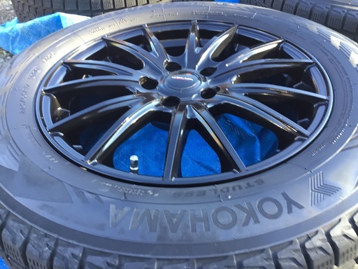 スタッドレスタイヤ アルミホイール　4本セット　225/65 R17  VELVA SPORTS