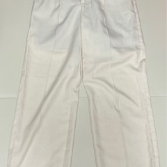 カラースラックスパンツの画像