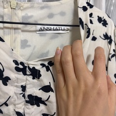 花柄ウエストギャザー長袖ワンピースの画像