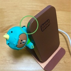 LINEフレンズ スマホスタンド充電器の画像
