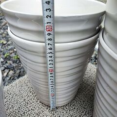 胡蝶蘭用　白色植木鉢　５個セット　観葉植物にも　もともと胡蝶蘭が入れてあった植木鉢です。の画像