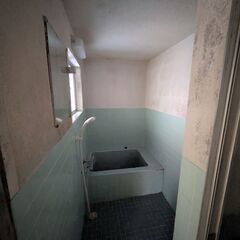 ★家賃49000円！駐車場4台可能、商売・民泊OK、法人登記OK、ペット大歓迎、事務所OK、大家族OK、ルームシェアOK、伊勢市明神町戸建て - 不動産