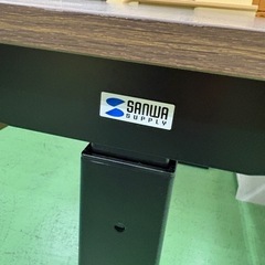 【ドリーム川西店限定】☆ジモティー見たよ割引☆ サンワサプライ　手動式昇降デスク クリーニング済み 【2125560000039322 】の画像