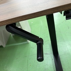 【ドリーム川西店限定】☆ジモティー見たよ割引☆ サンワサプライ　手動式昇降デスク クリーニング済み 【2125560000039322 】の画像