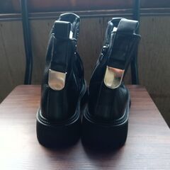 新品 22cm レディース ブーツ ブラック 厚底 シューズ サイドゴア 識別番号:【B213-S】の画像