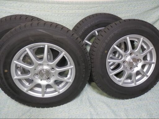 スタッドレスタイヤ　ダンロップ　ウィンターマックスWM02　145/80R13　2022年製  アルミ　マナレイスポーツ　シルバー色