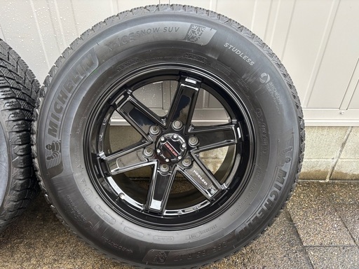 ランドクルーザープラド150スタッドレスタイヤアルミセット