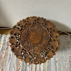 木彫りテーブル小の画像