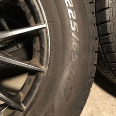 225/65/R17 スタッドレスタイヤ4本セット　取付ナット付きの画像