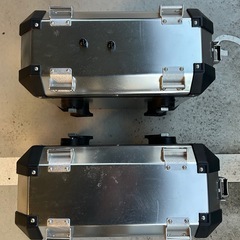 ロイヤルエンフィールド ヒマラヤ411 サイドパニアの画像