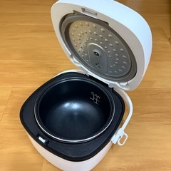 炊飯器(3合炊)の画像