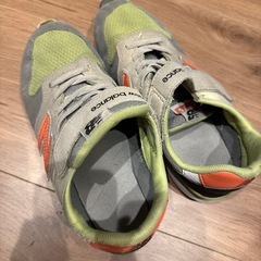 ニューバランスマジックスニーカーの画像