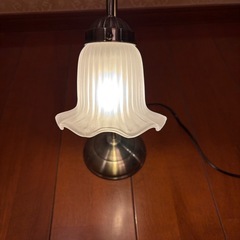 アンティーク調のテーブルランプの画像