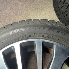 スタッドレスタイヤの画像