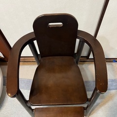 ハイチェア
の画像