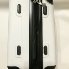白 スーツケース キャリーケースの画像