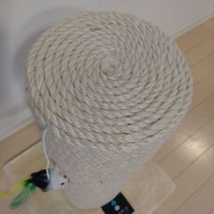 爪とぎポール（麻縄巻き）の画像