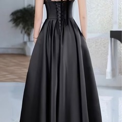 カクテルドレスの画像