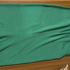 緑　タイトスカート　グリーンの画像