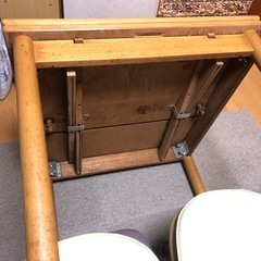 ⭐️無料🤲　ダイニングテーブル+椅子2脚付き‼️の画像