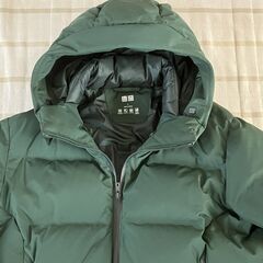 UNIQLO シームレスダウンジャケット　メンズ：Ｌ　グリーン色　美品の画像