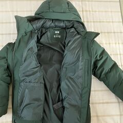 UNIQLO シームレスダウンジャケット　メンズ：Ｌ　グリーン色　美品の画像
