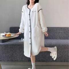 未使用品！刺繍入りもこもこルームウェアの画像