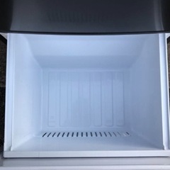 冷蔵庫【配達無料お届け設置出来ます💫都内近郊🚚】✨信頼の三菱製✨146ℓ容量✨2025年新品購入品✨除菌クリーニング済の超極美品✨他にも冷蔵庫.洗濯機.電子レンジ.オーブン電子レンジ.炊飯器.テーブル&椅子.机&チェアー.ベット&マットレス.ドレッサーなど多種多様な美品が有ります✨お気軽にお問い合わせ下さい💫の画像