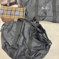 バッグ たくさんの画像