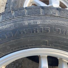 ② プリウス 純正 スタッドレス 195/65R15 東北6県無料配送対応‼️爆安‼️最終値下げ‼️バリ溝❗ 国産グッドイヤー ❗ アルミ付き 国産 タイヤ !!　スタットレス　スタッドレス　雪 冬 ゆき PCD100 pcd100の画像