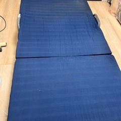 折りたたみベッド マットレス付の画像