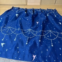 ベルメゾン 暗闇で光る遮光カーテン ティンカーベル４枚組の画像