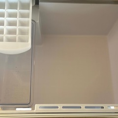 AQUA中型冷蔵庫/3ドア/右開き/272L /AQR-27G/2018年製の画像