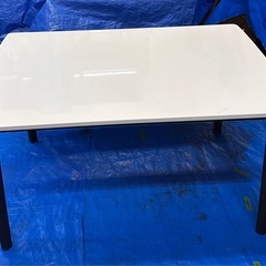 ダイニングテーブル・椅子4脚セット
の画像