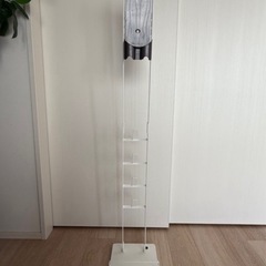 ダイソンV7 fluffy 自立スタンド付き掃除機の画像