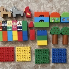 たのしいアンパンマンタウンバケツとはじめてのブロックバケツLの画像