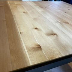 ダイニングテーブルの画像