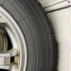 ハイエース用　スタッドレスタイヤ　アルミセット　バリ山の画像