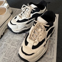 靴 スニーカー の画像