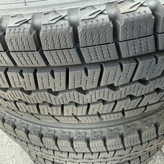 スタッドレスタイヤアルミホイールセット　ハイエース用　ダンロップ　バリ山！
の画像
