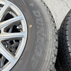 スタッドレスタイヤアルミホイールセット　ハイエース用　ダンロップ　バリ山！
の画像