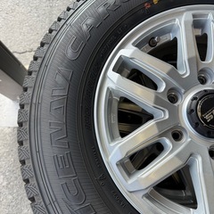スタッドレスタイヤ　アルミホイールセット　ハイエース用　バリ山！の画像