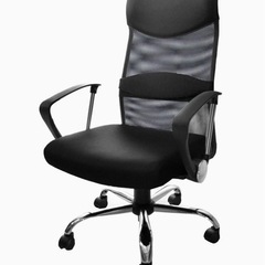 パソコンデスクとオフィスチェア の画像