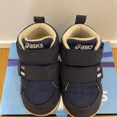 asics 13.5 スニーカーの画像