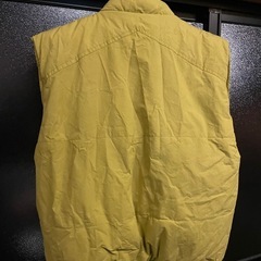 VivreClub イエロー ノースリーブベストの画像