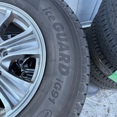 ハイエース用　スタッドレスタイヤアルミホイールセット　バリ山！の画像