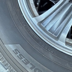 ハイエース用　スタッドレスタイヤアルミホイールセット　バリ山！の画像